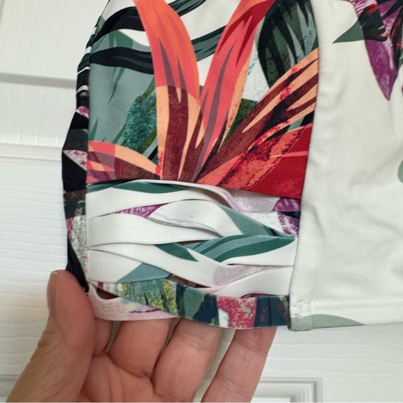 CALIA Cross Back Bikini Top Botanical Island NWT - Picture 2 of 9